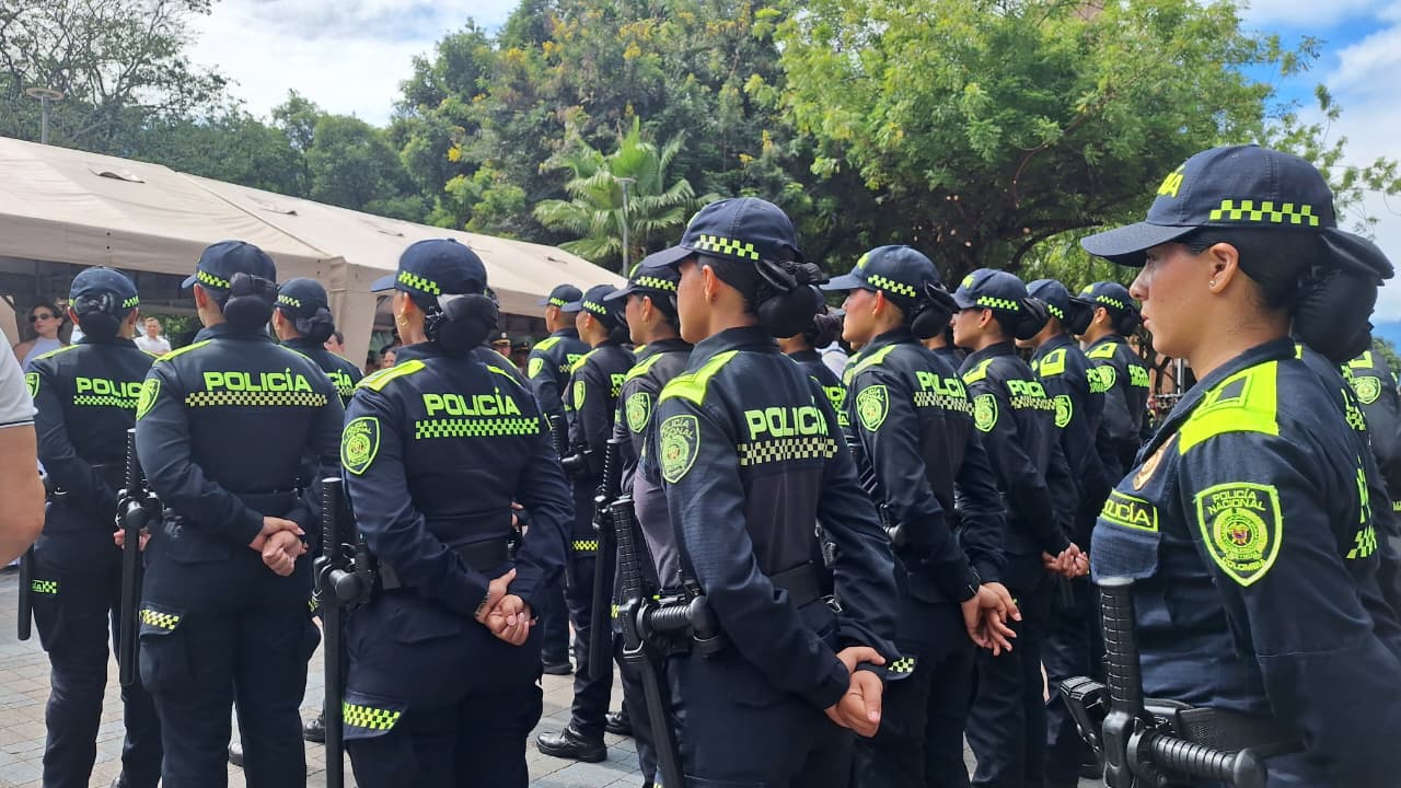 Llegan 30 nuevos uniformados para fortalecer el pie de fuerza en Neiva ...